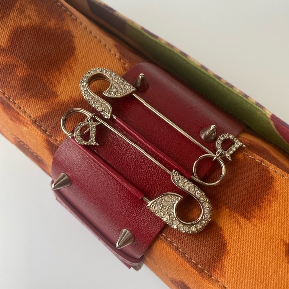 Limited Edition Dior Victim Columbus Bag - Picture 6 of 16